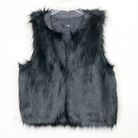 𝅺Massimo Faux fur black vest - Picture 1 of 14